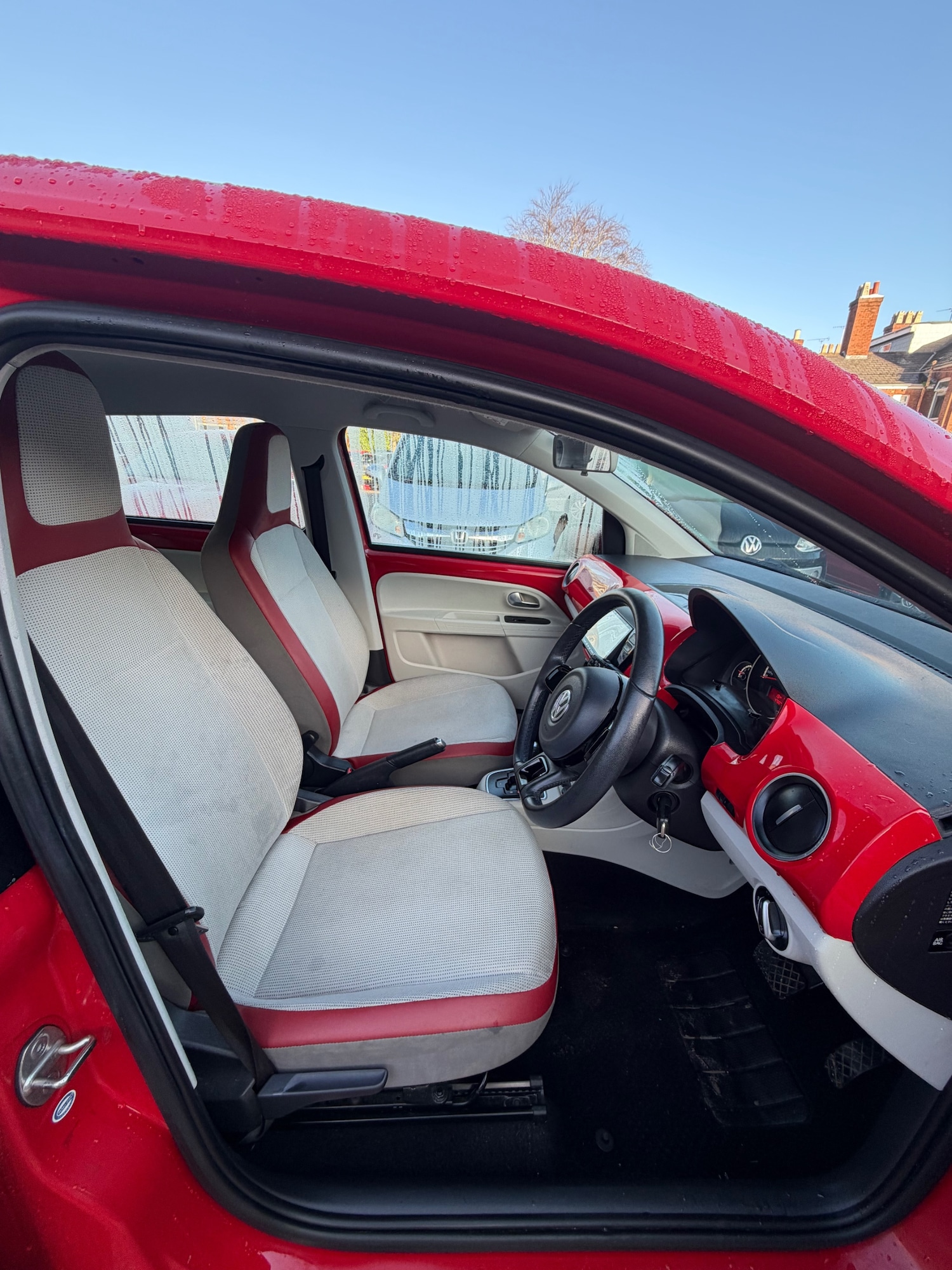 Used Volkswagen up! 2014 for sale - 77020692: Photo 8