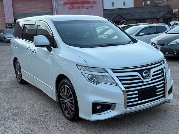 Used Nissan Elgrand 2016 for sale - 76198637: Photo 3