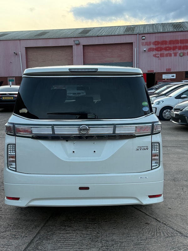 Used Nissan Elgrand 2016 for sale - 76198637: Photo 4