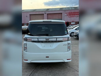 Used Nissan Elgrand 2016 for sale - 76198637: Photo 4