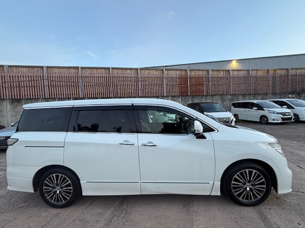 Used Nissan Elgrand 2016 for sale - 76198637: Photo 7