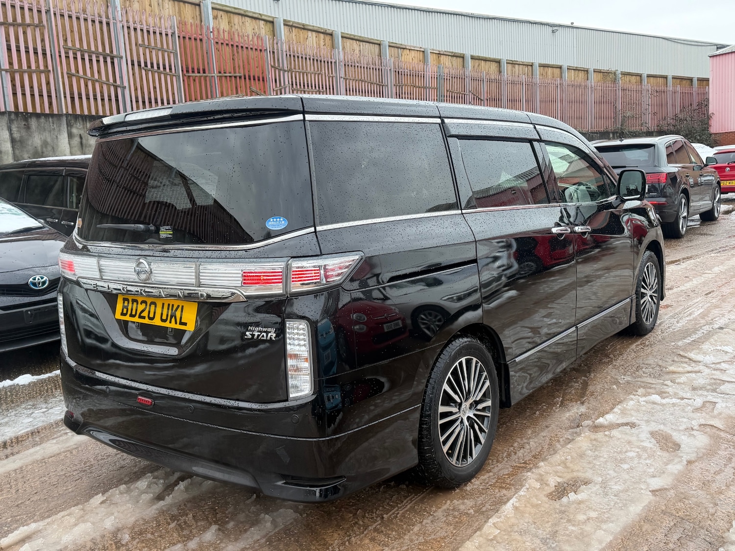 Used Nissan Elgrand 2020 for sale - 77154696: Photo 5