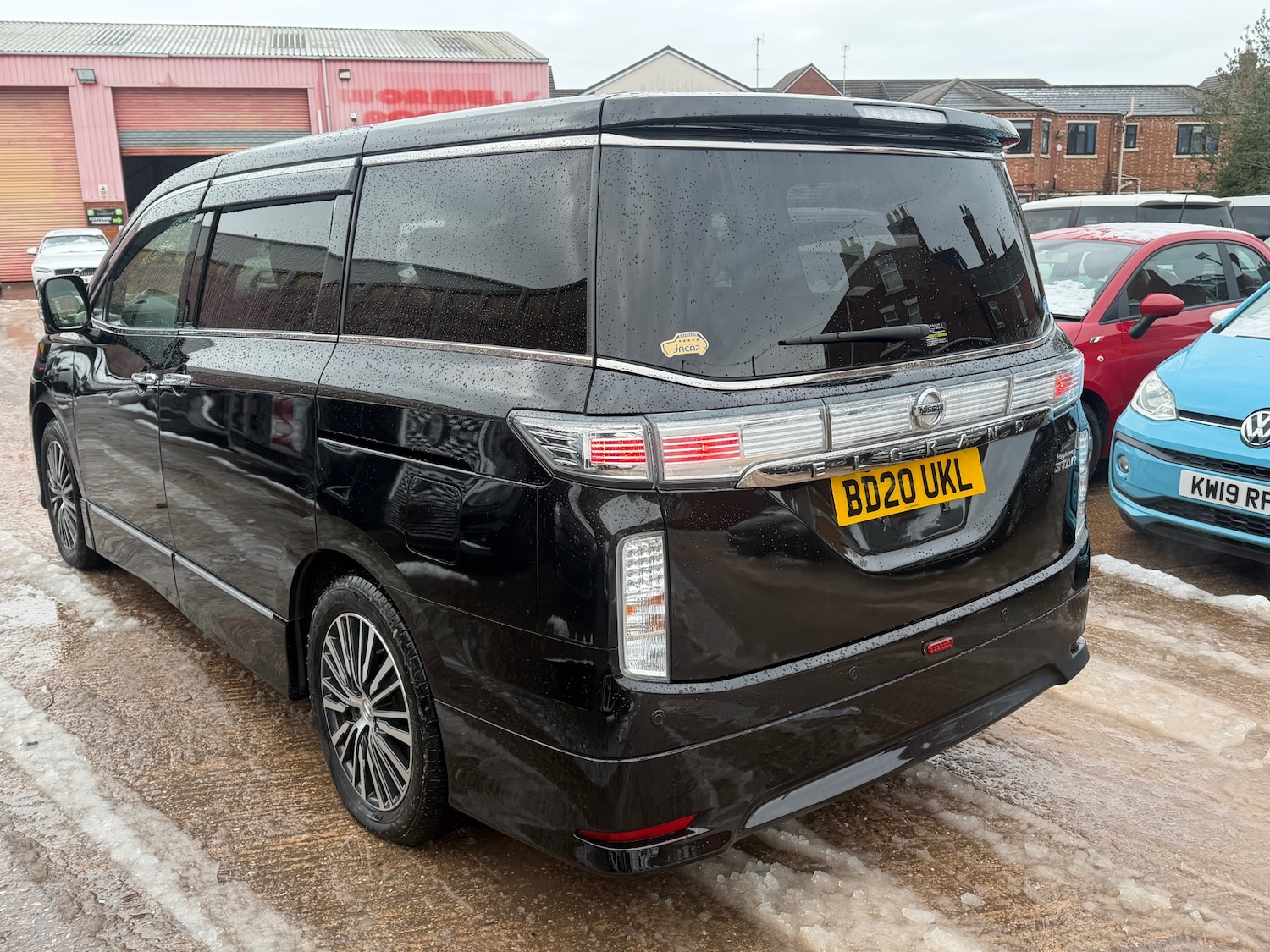Used Nissan Elgrand 2020 for sale - 77154696: Photo 6
