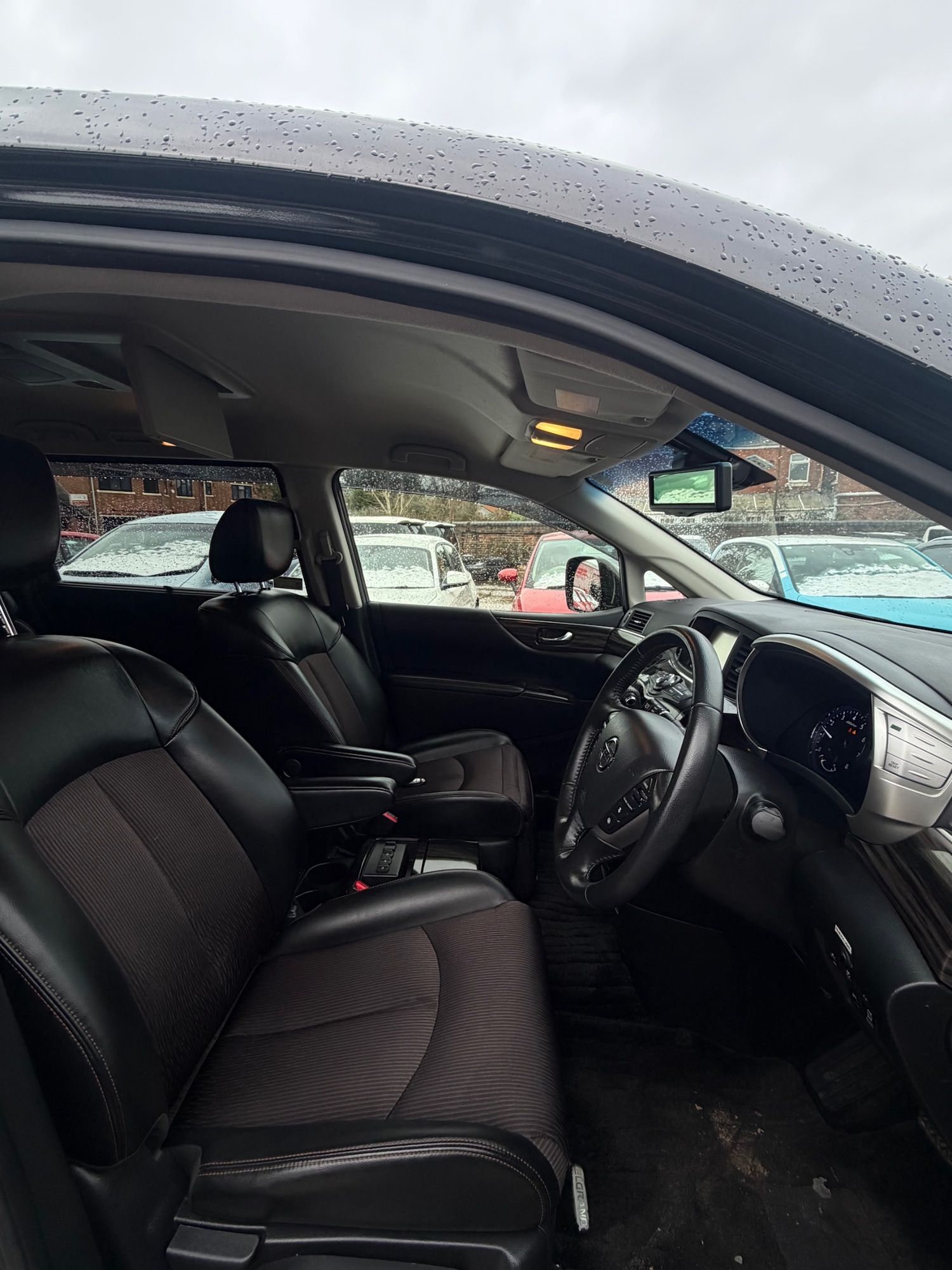 Used Nissan Elgrand 2020 for sale - 77154696: Photo 7