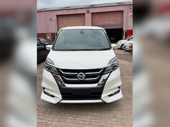 Nissan - Serena
