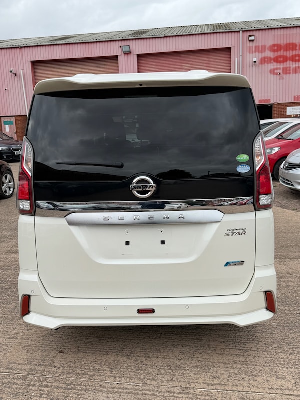 Used Nissan Serena 2016 for sale - 76212208: Photo 4