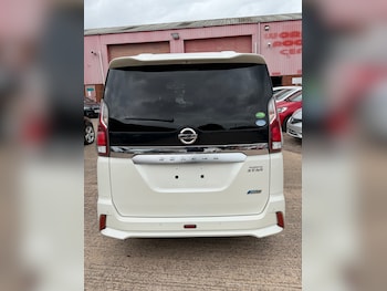 Used Nissan Serena 2016 for sale - 76212208: Photo 4