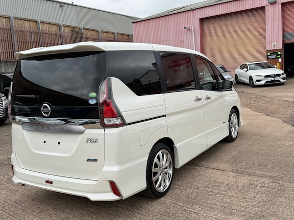 Used Nissan Serena 2016 for sale - 76212208: Photo 5