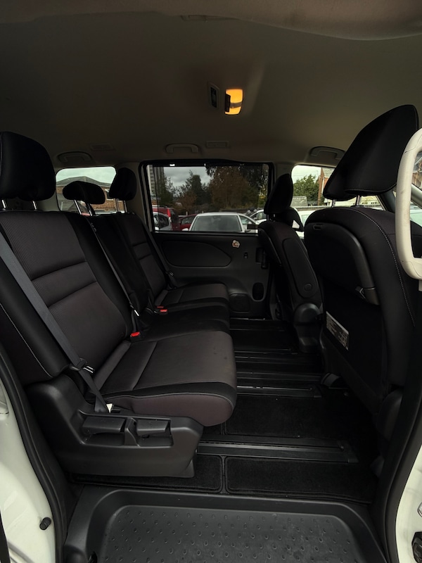 Used Nissan Serena 2016 for sale - 76212208: Photo 8
