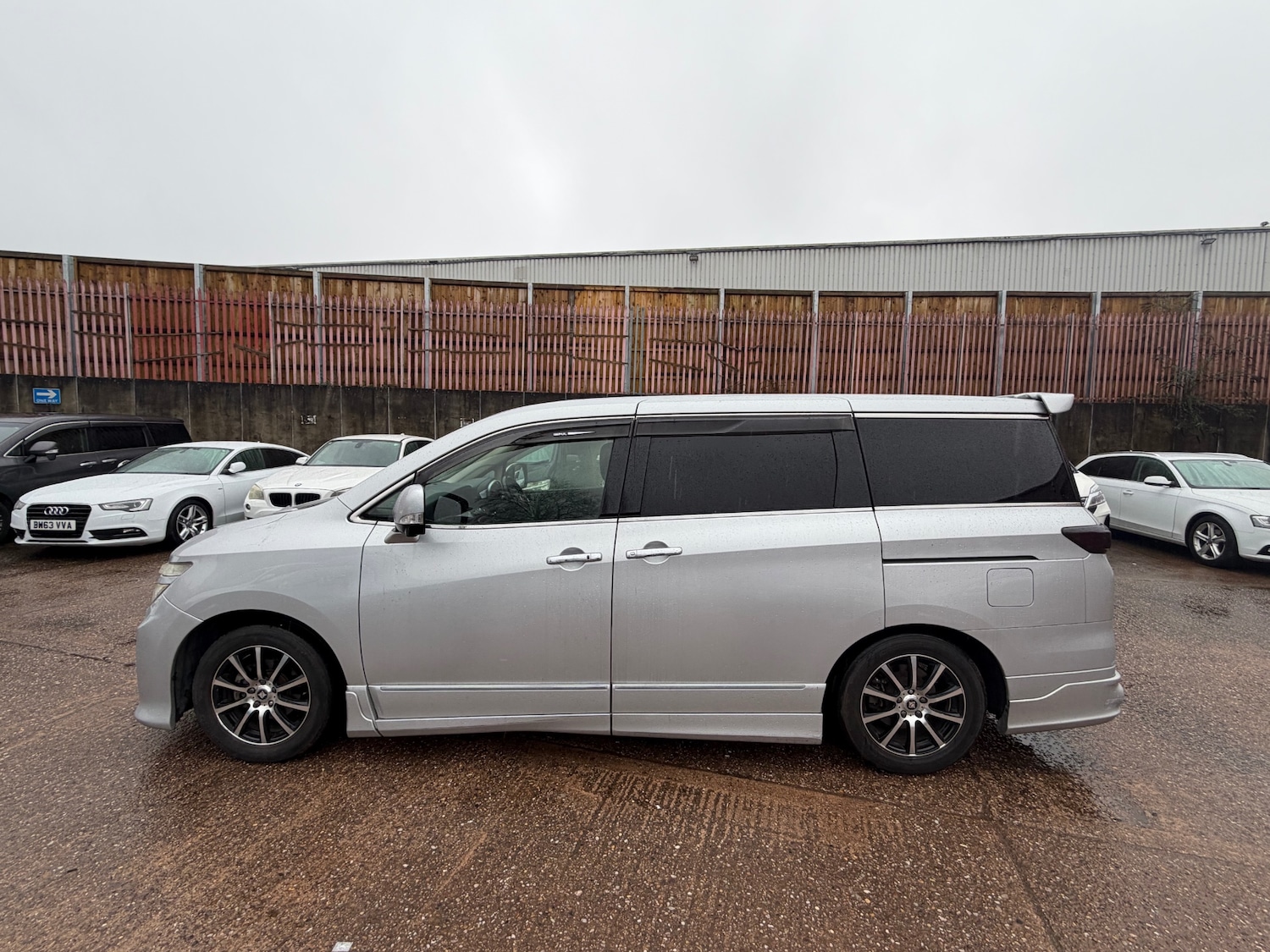 Used Nissan Elgrand 2012 for sale - 76445317: Photo 18
