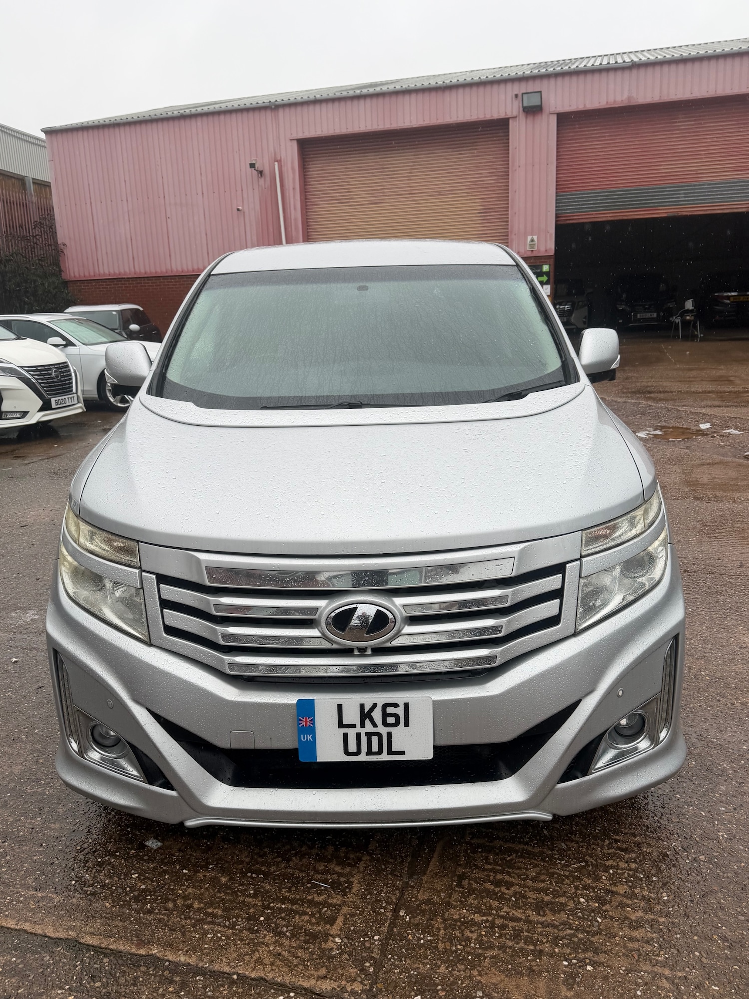Used Nissan Elgrand 2012 for sale - 76445317: Photo 19