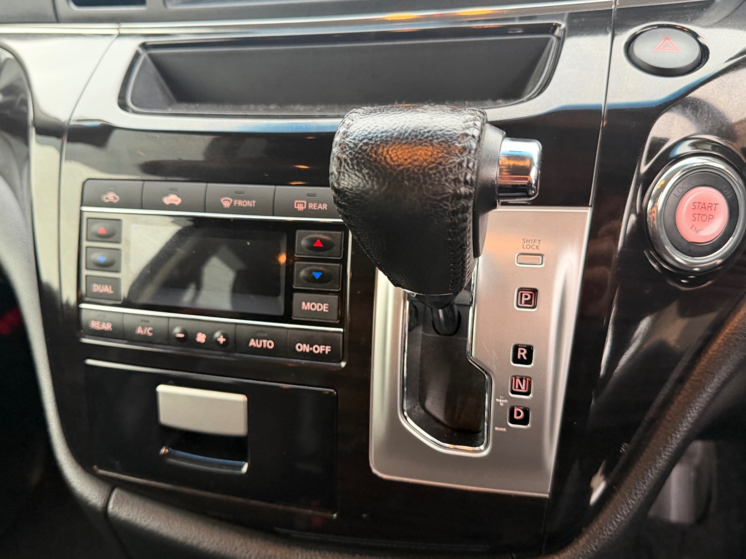 Used Nissan Elgrand 2017 for sale - 76726158: Photo 14