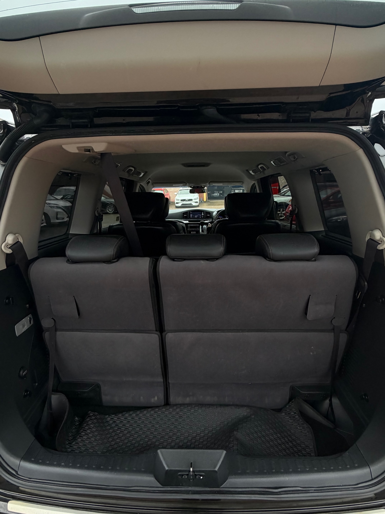 Used Nissan Elgrand 2017 for sale - 76726158: Photo 18