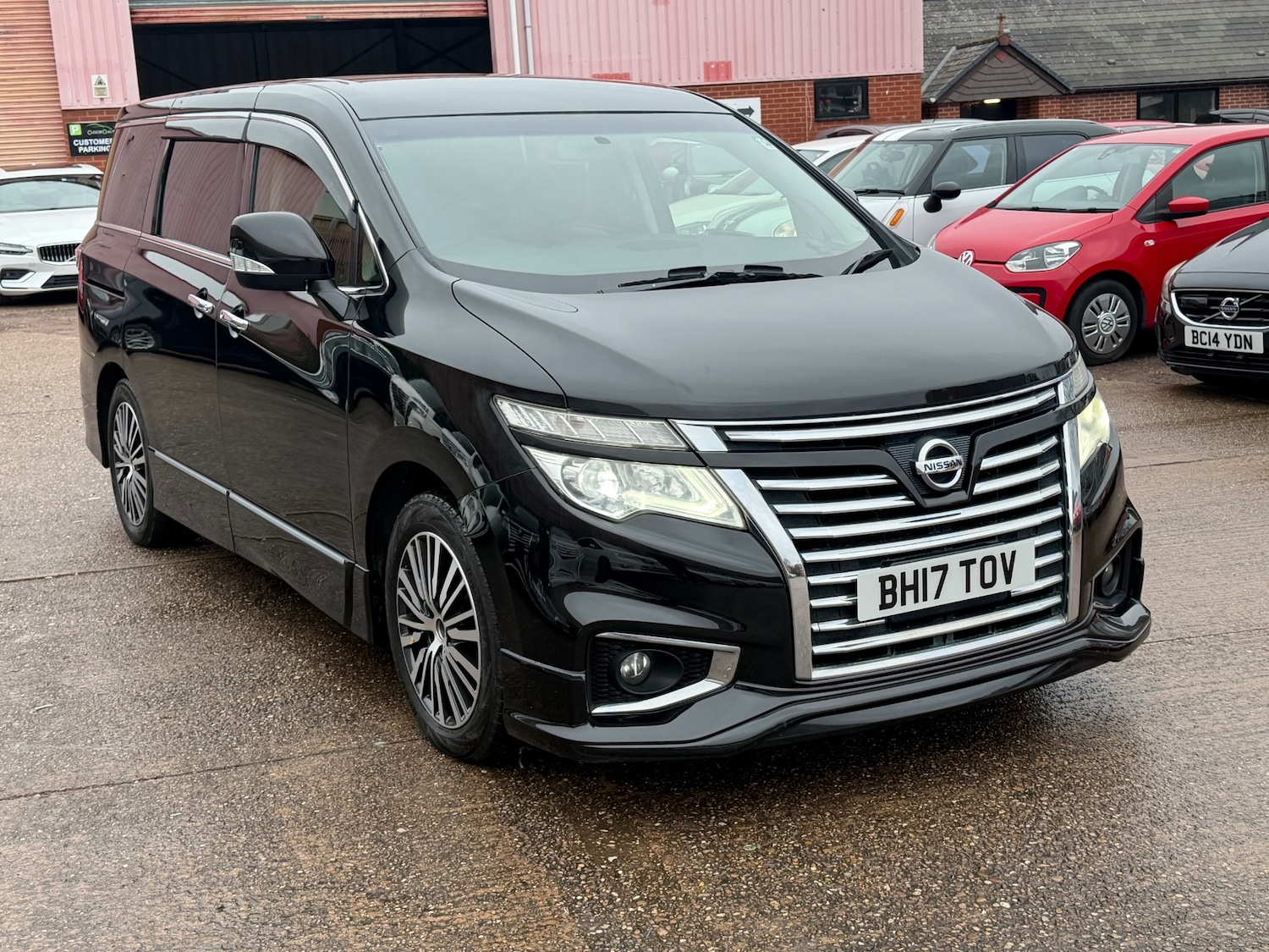 Used Nissan Elgrand 2017 for sale - 76726158: Photo 2