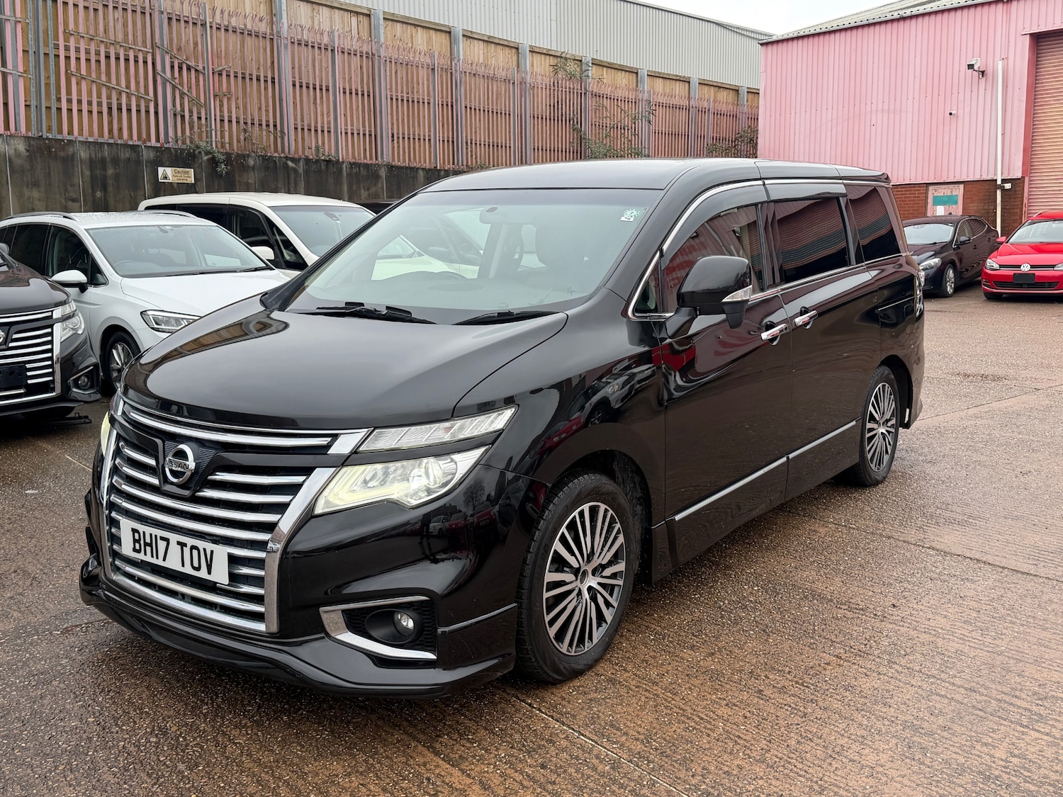 Used Nissan Elgrand 2017 for sale - 76726158: Photo 3