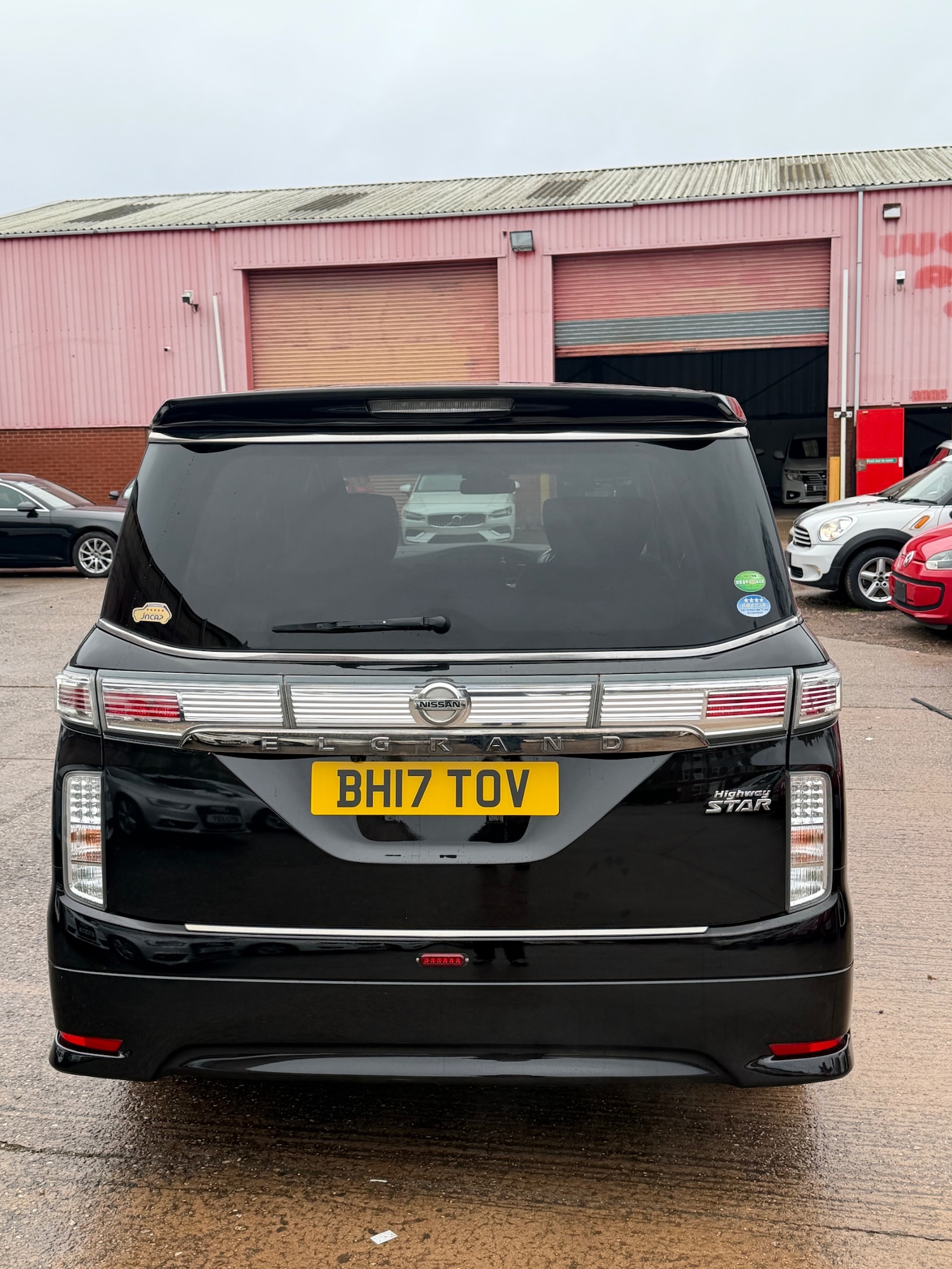 Used Nissan Elgrand 2017 for sale - 76726158: Photo 4
