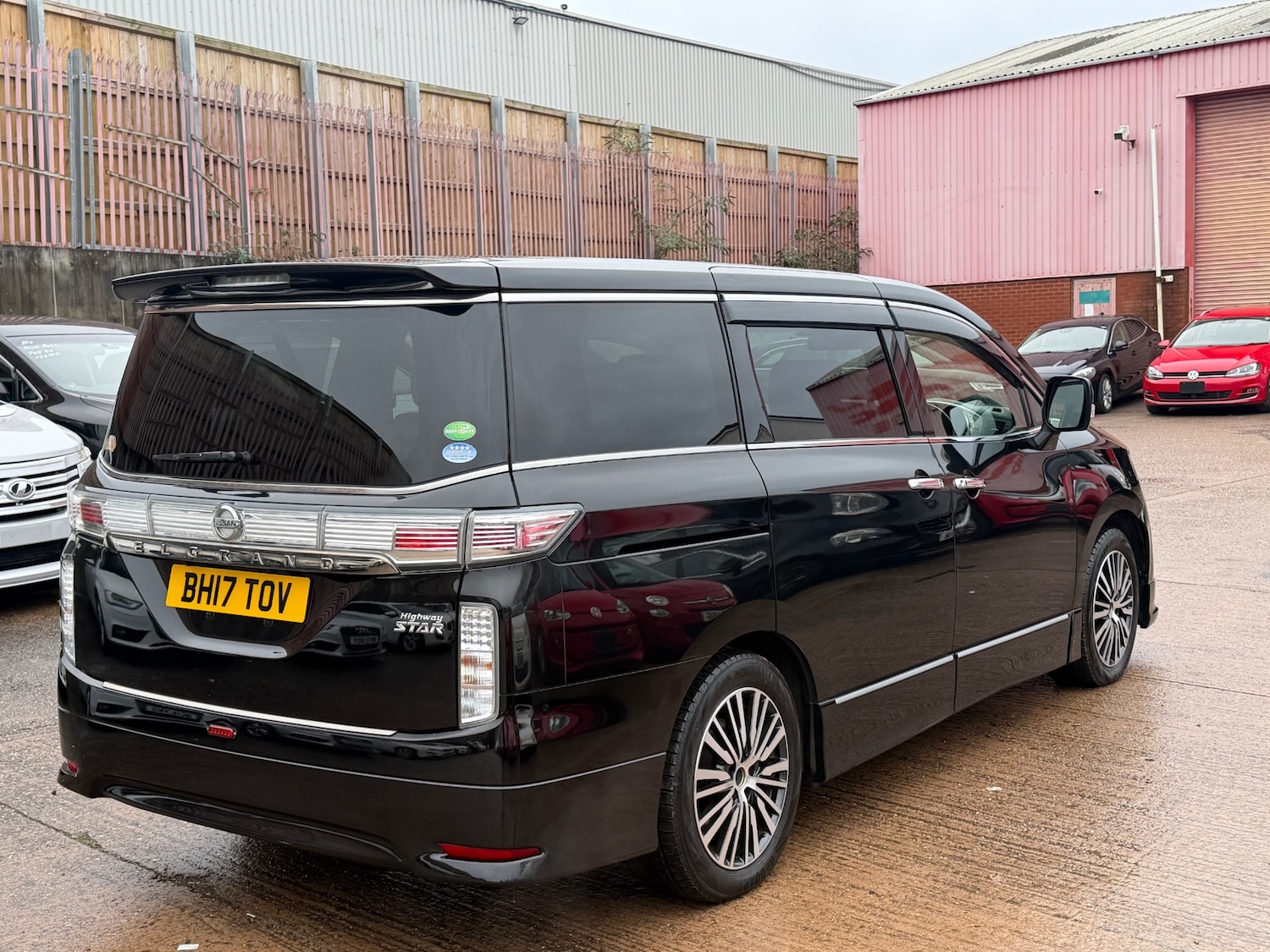 Used Nissan Elgrand 2017 for sale - 76726158: Photo 5