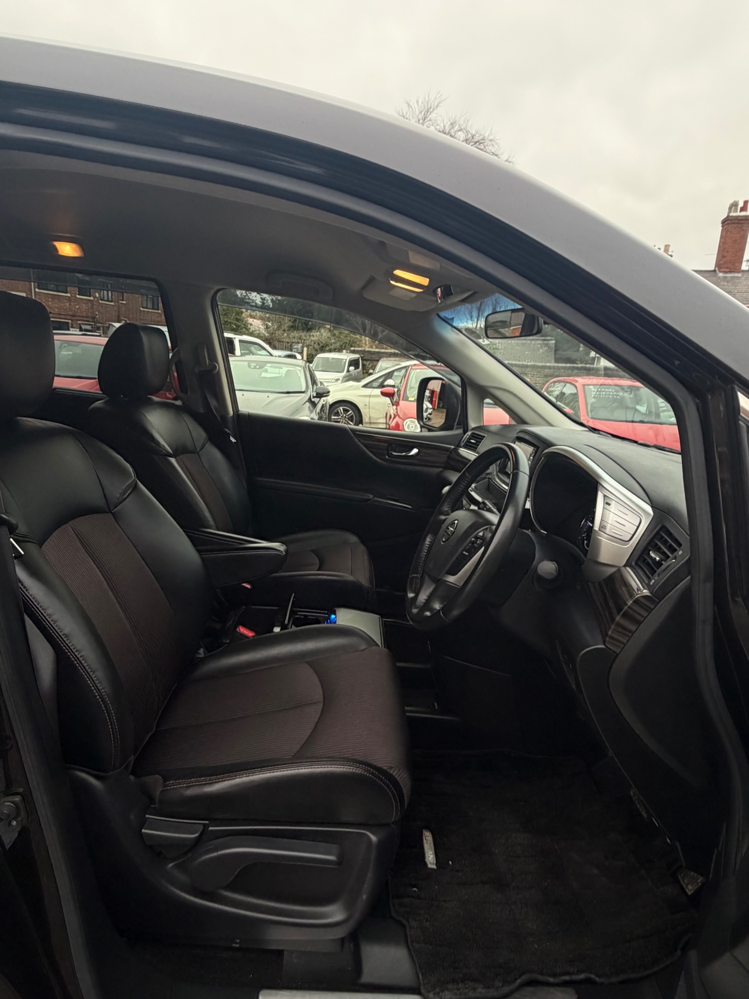 Used Nissan Elgrand 2017 for sale - 76726158: Photo 7