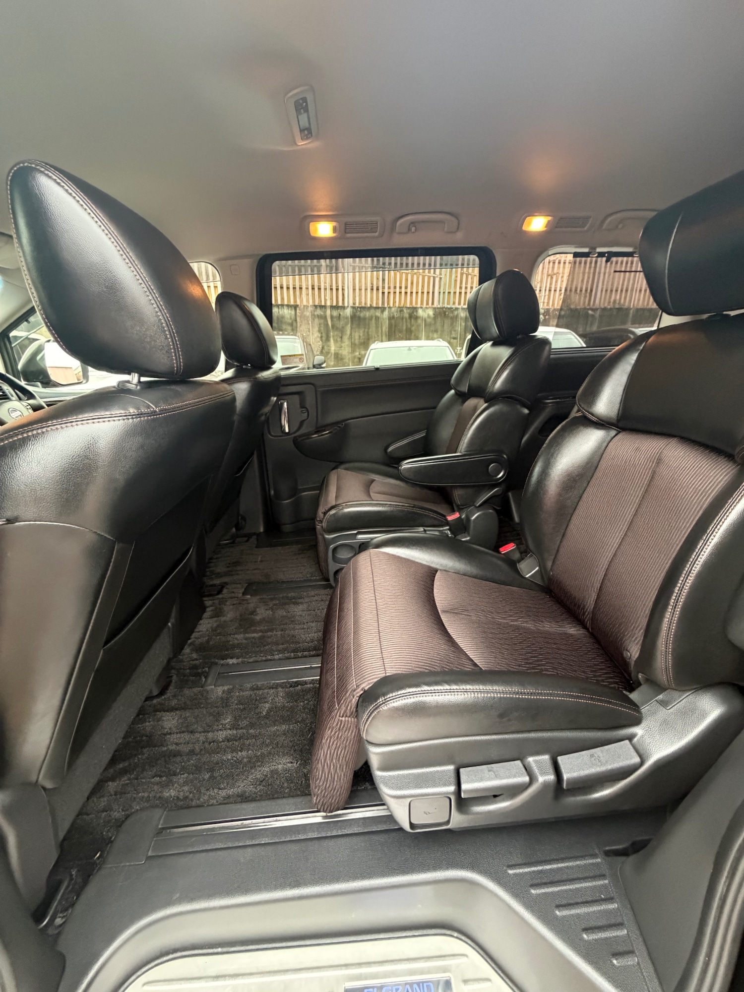 Used Nissan Elgrand 2017 for sale - 76726158: Photo 8