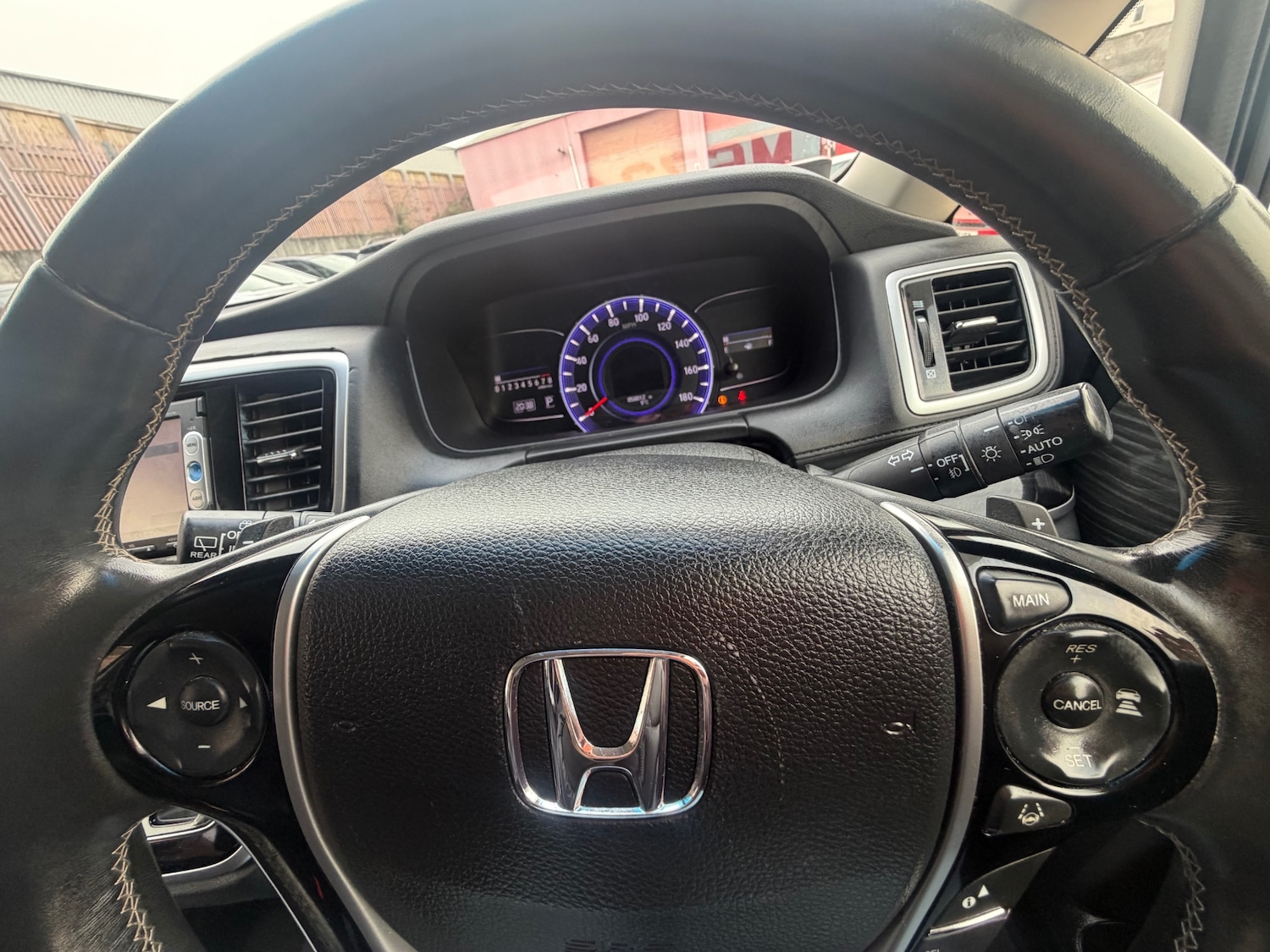 Used Honda Odyssey 2015 for sale - 77804148: Photo 15