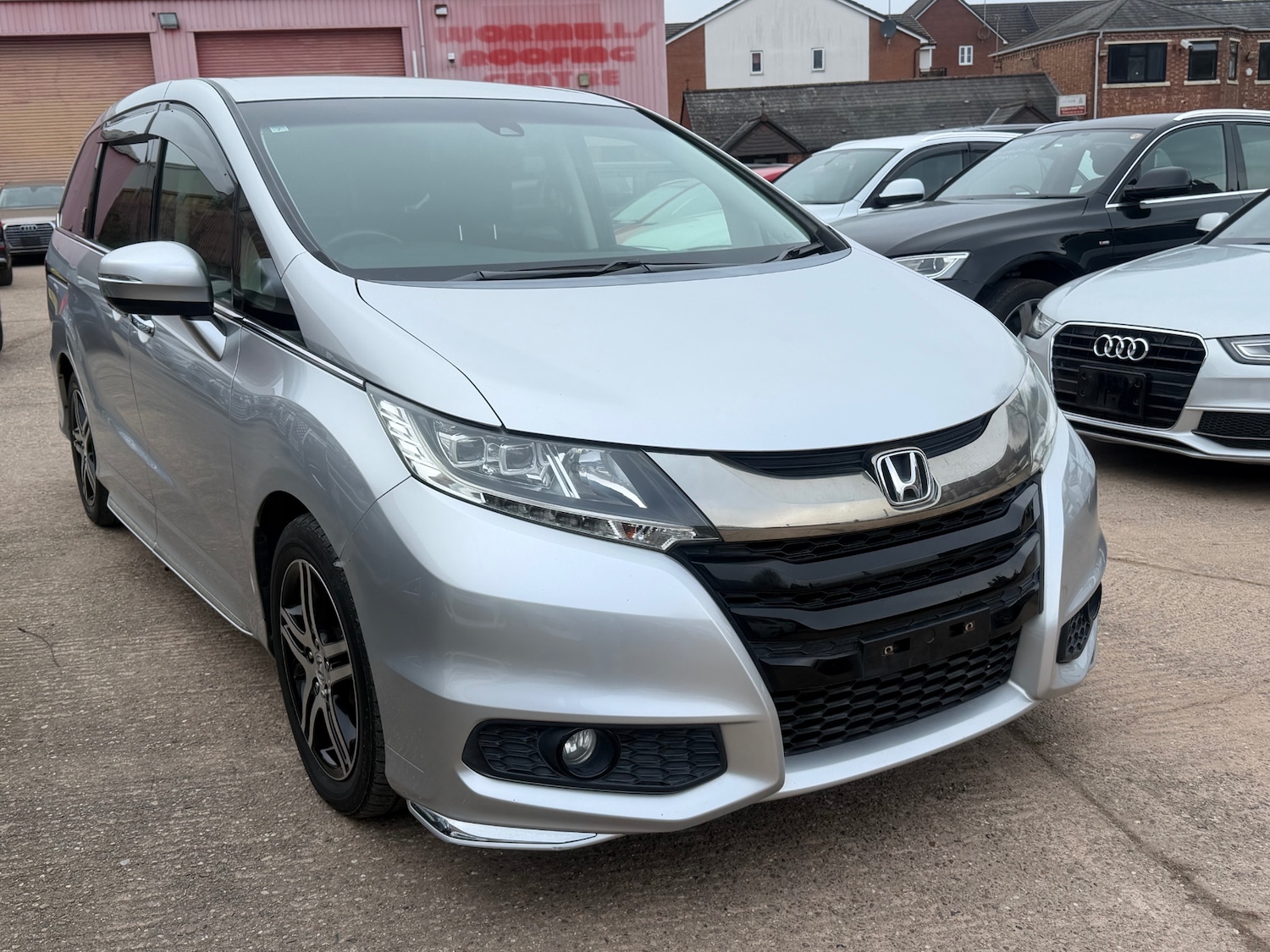 Used Honda Odyssey 2015 for sale - 77804148: Photo 2