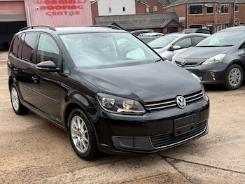 Used Volkswagen Touran 2013 for sale - 75914677: Photo
