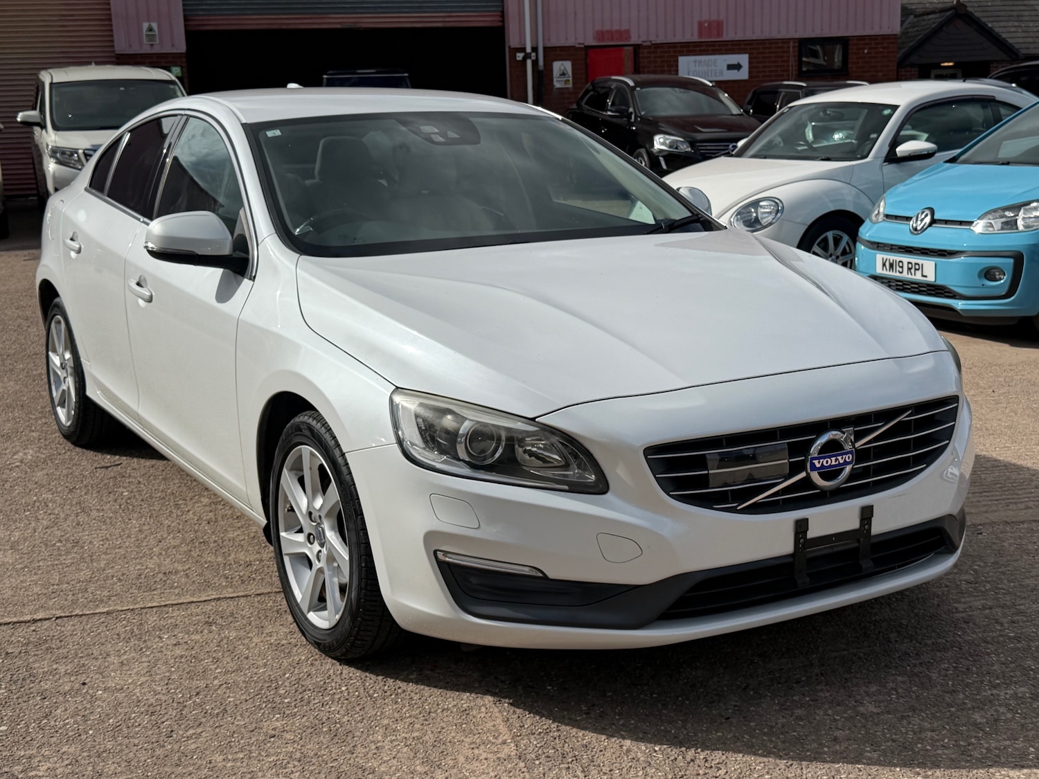 Used Volvo S60 2015 for sale - 78124823: Photo 2
