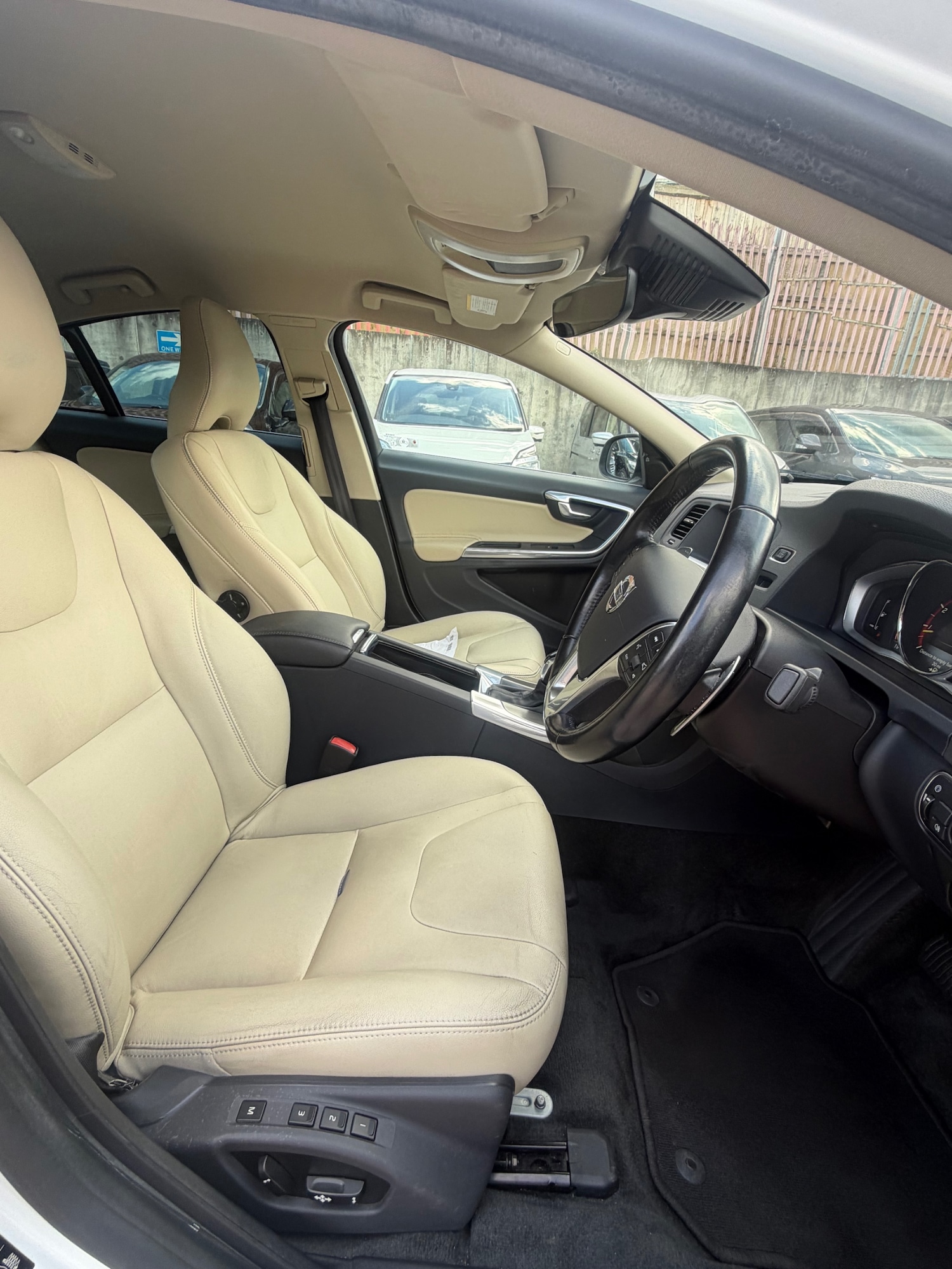 Used Volvo S60 2015 for sale - 78124823: Photo 8