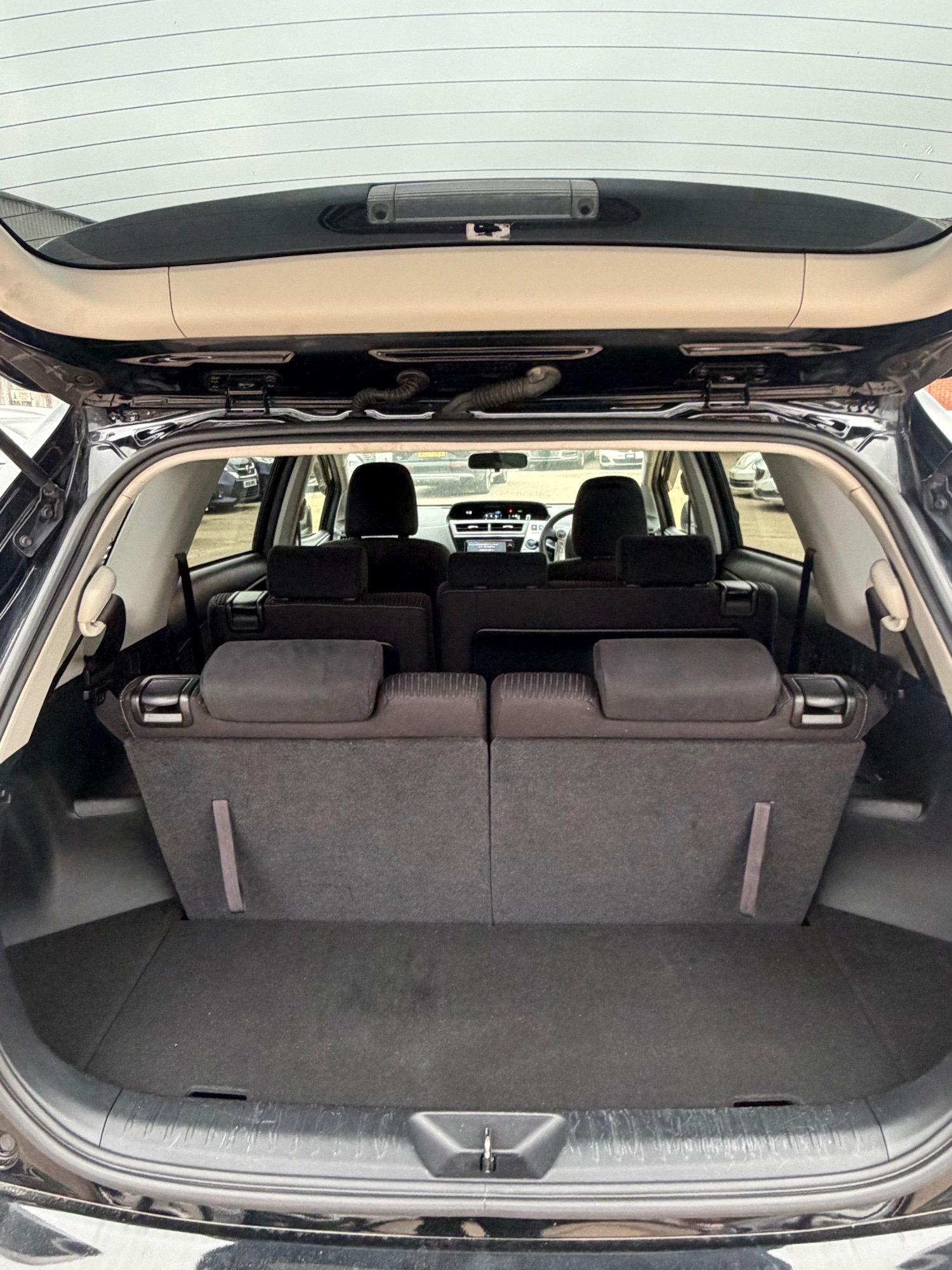 Used Toyota Prius+ 2015 for sale - 77791376: Photo 10