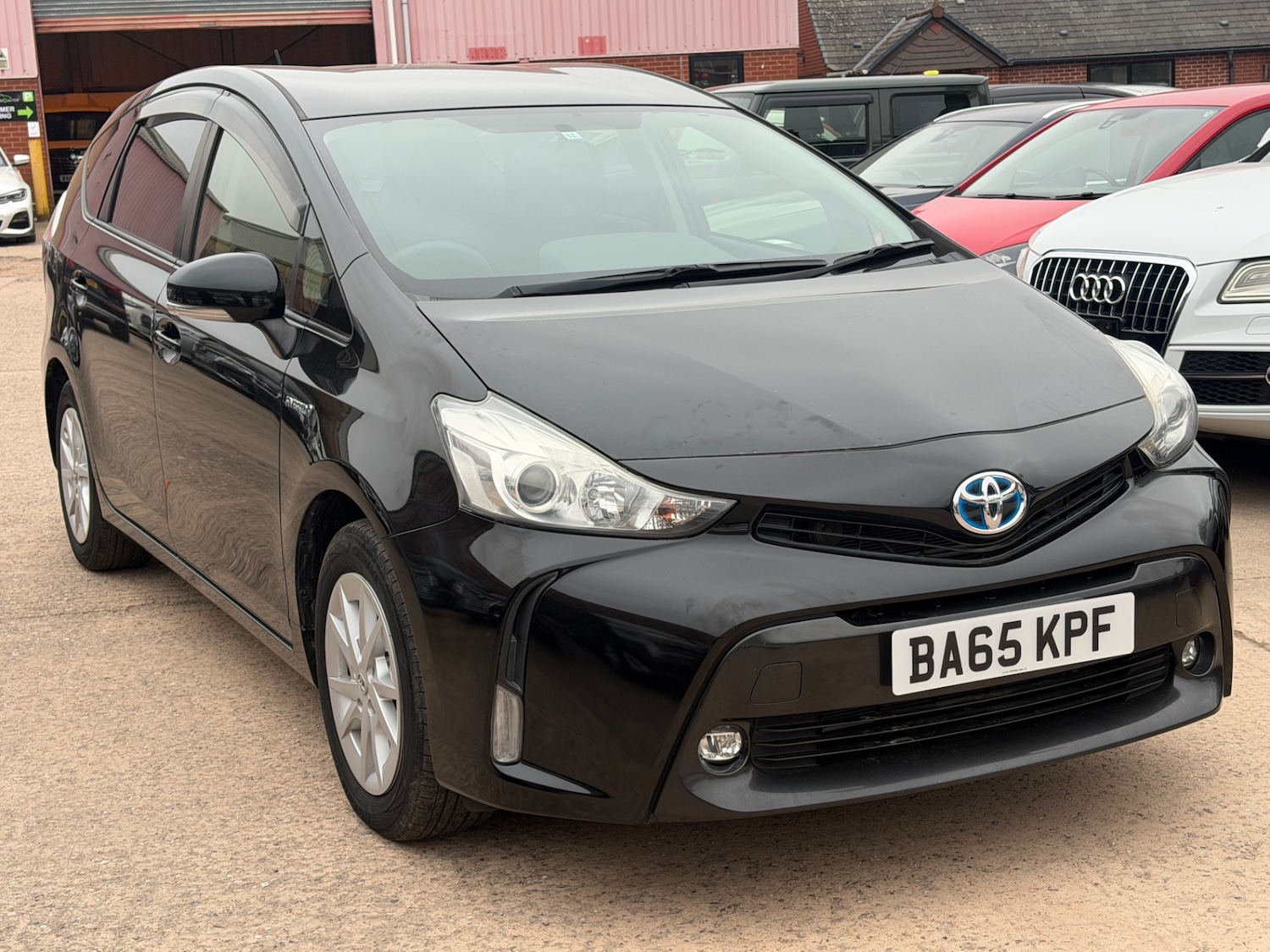 Used Toyota Prius+ 2015 for sale - 77791376: Photo 2