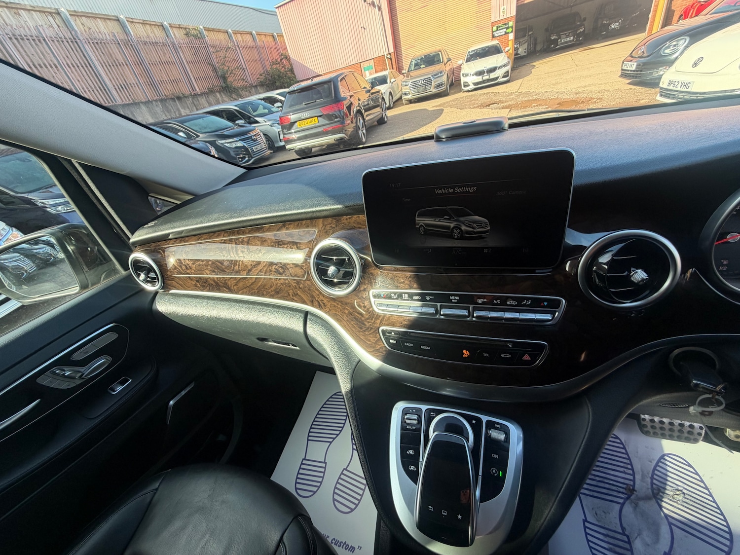 Used Mercedes-Benz V-Class 2016 for sale - 77558855: Photo 17