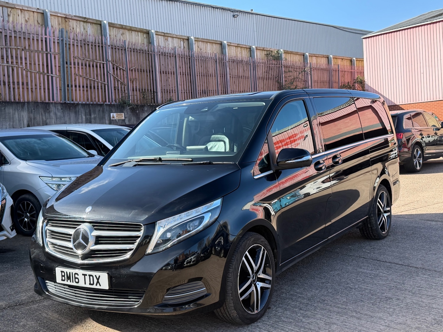 Used Mercedes-Benz V-Class 2016 for sale - 77558855: Photo 2