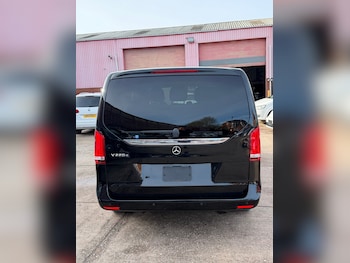 Used Mercedes-Benz V-Class 2016 for sale - 77558855: Photo