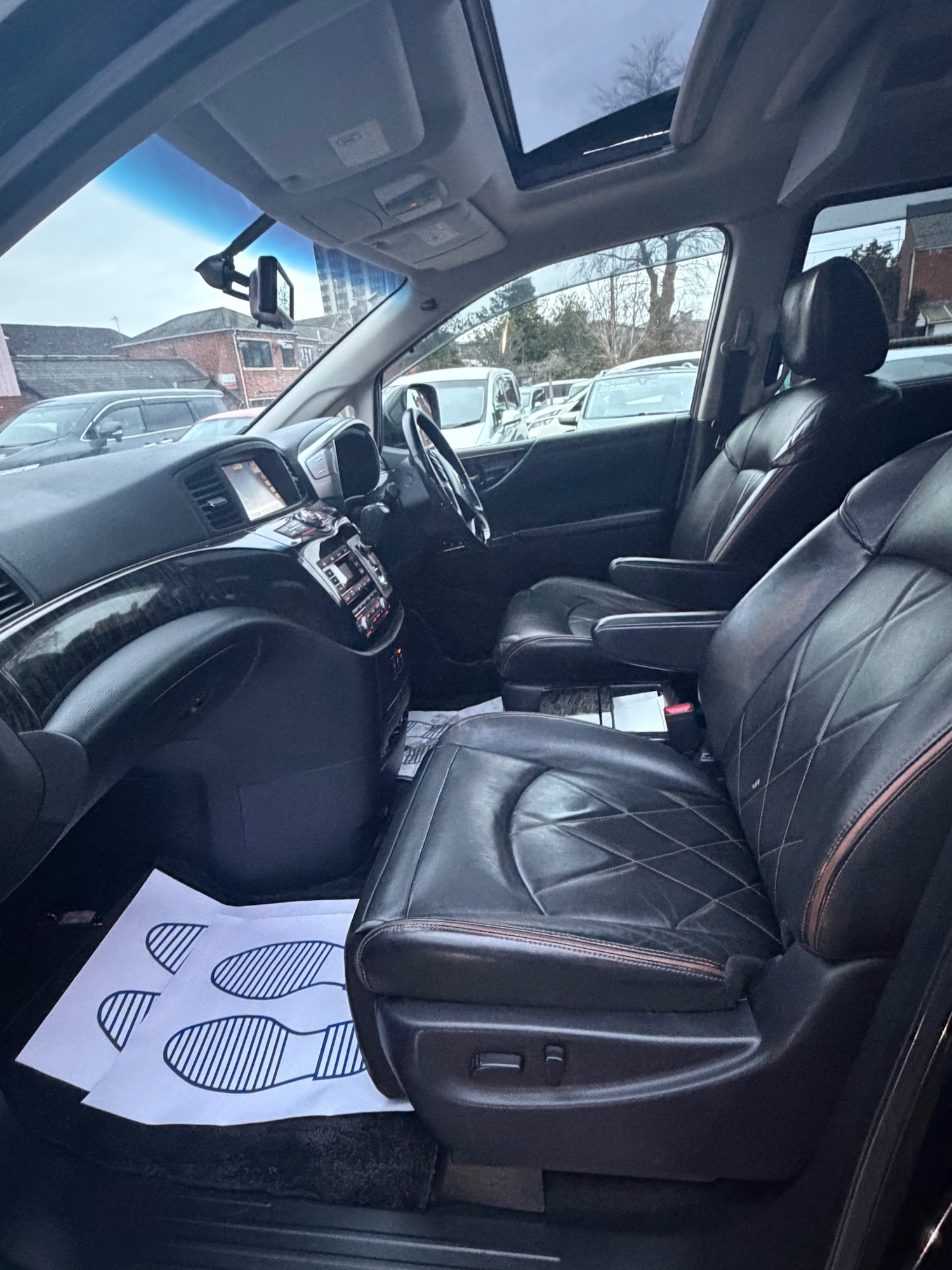 Used Nissan Elgrand 2016 for sale - 76974741: Photo 17