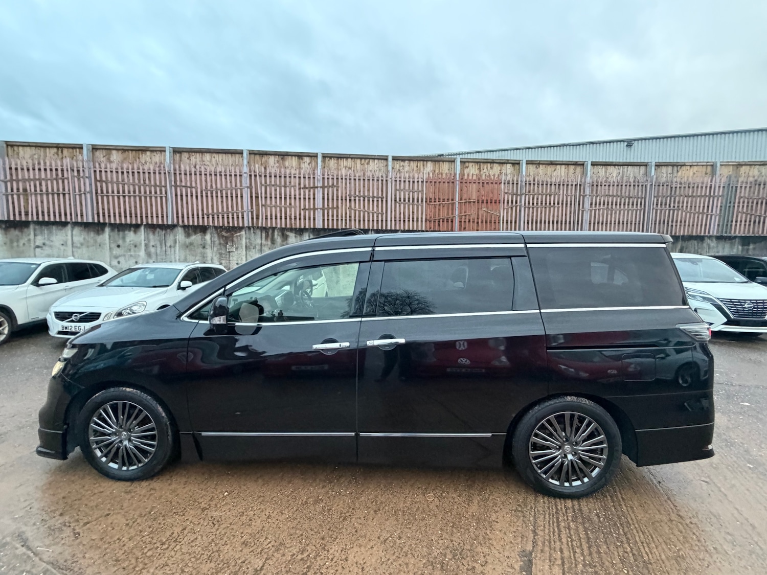 Used Nissan Elgrand 2016 for sale - 76974741: Photo 19