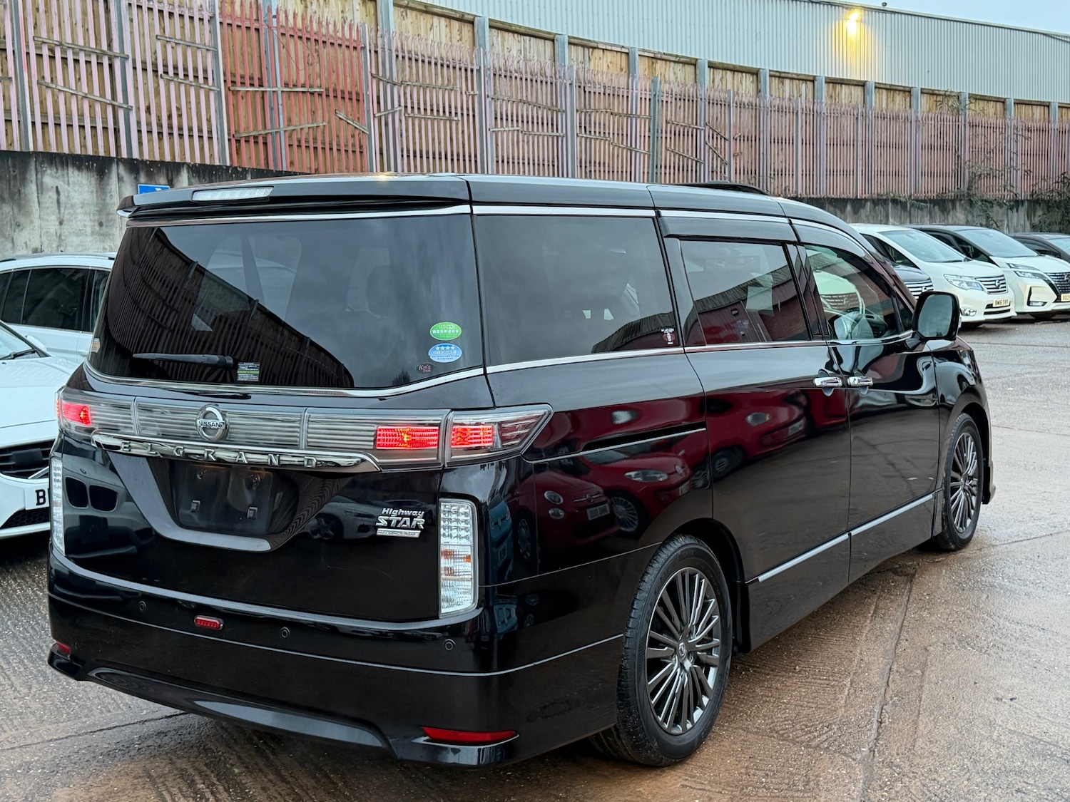 Used Nissan Elgrand 2016 for sale - 76974741: Photo 5