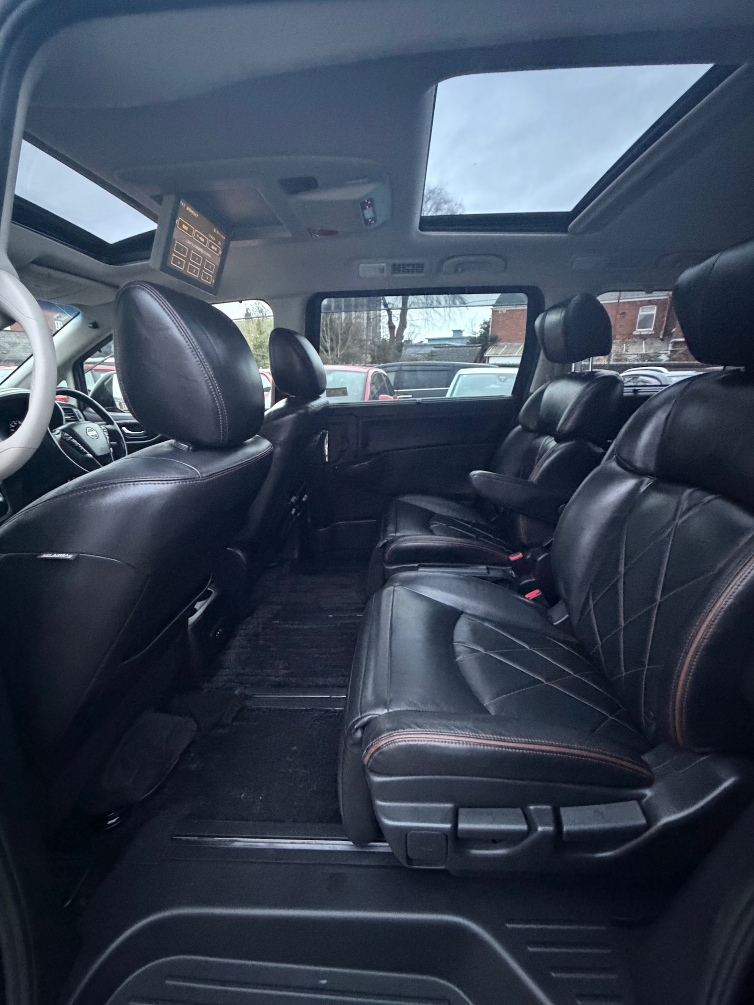 Used Nissan Elgrand 2016 for sale - 76974741: Photo 8