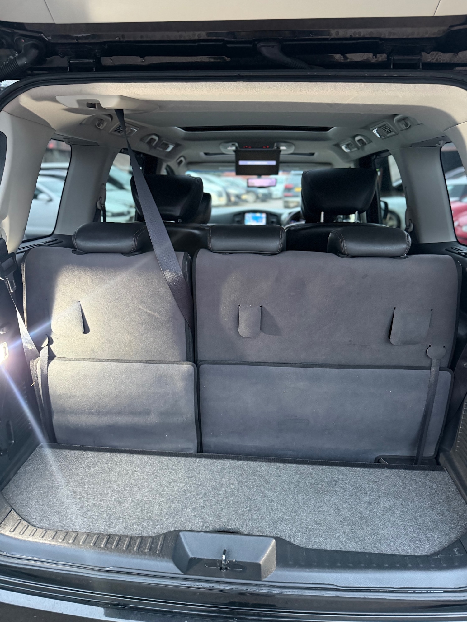 Used Nissan Elgrand 2016 for sale - 76974741: Photo 9