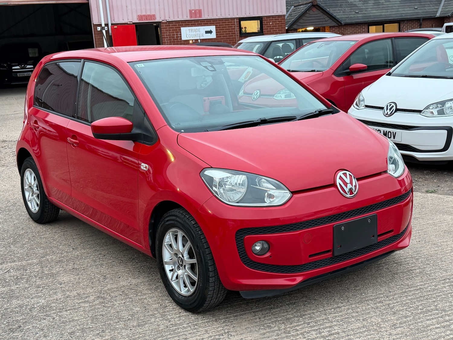 Used Volkswagen up! 2013 for sale - 76314250: Photo 2