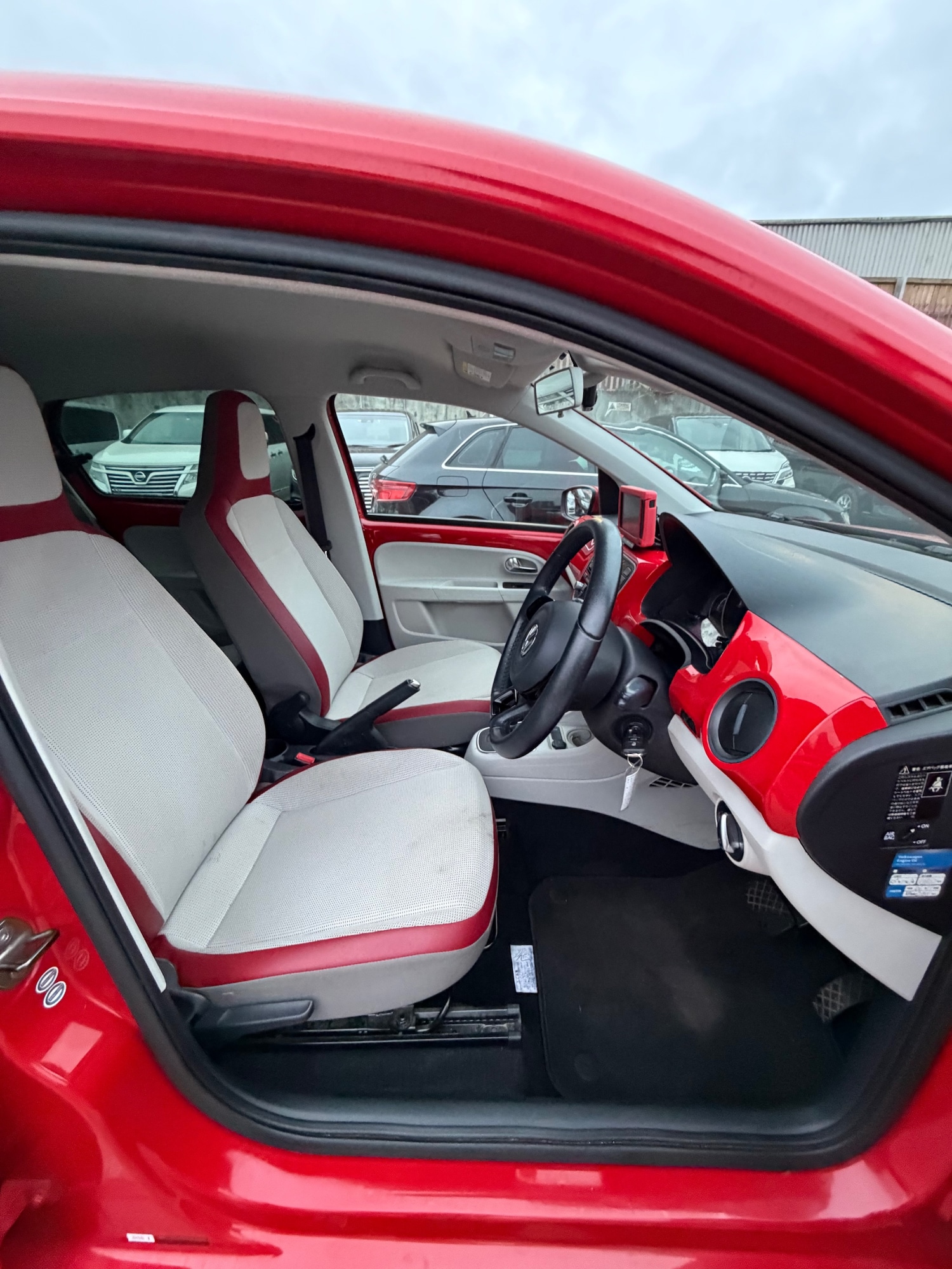 Used Volkswagen up! 2013 for sale - 76314250: Photo 7