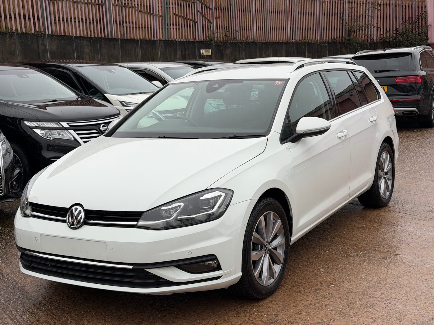 Used Volkswagen Golf 2020 for sale - 77668224: Photo 2