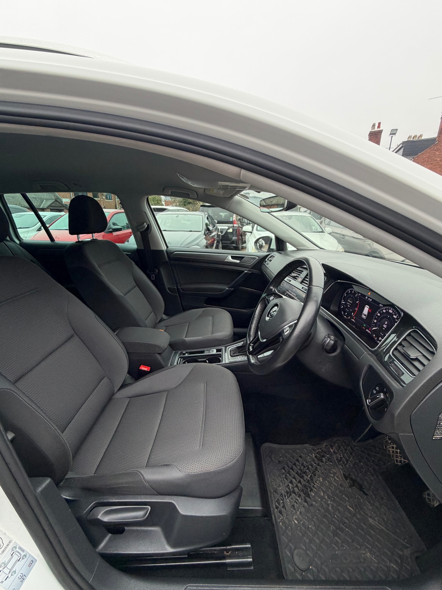 Used Volkswagen Golf 2020 for sale - 77668224: Photo 8