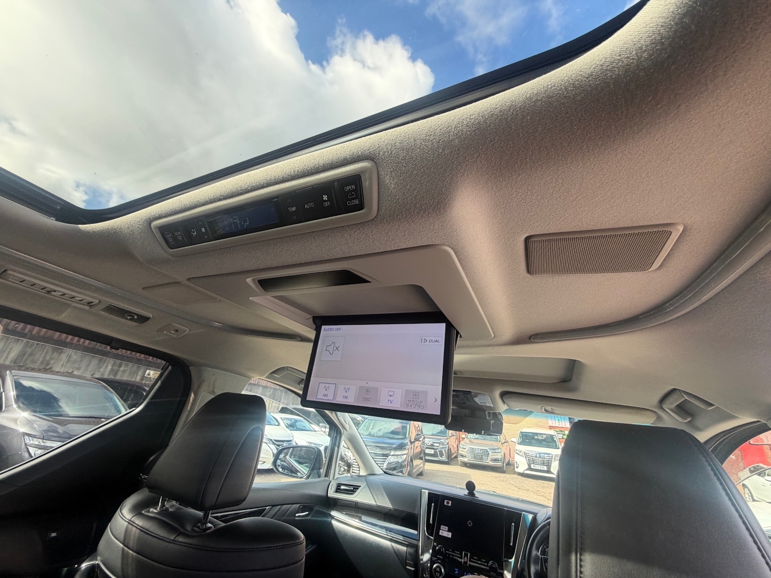 Used Toyota Vellfire 2020 for sale - 78140031: Photo 11