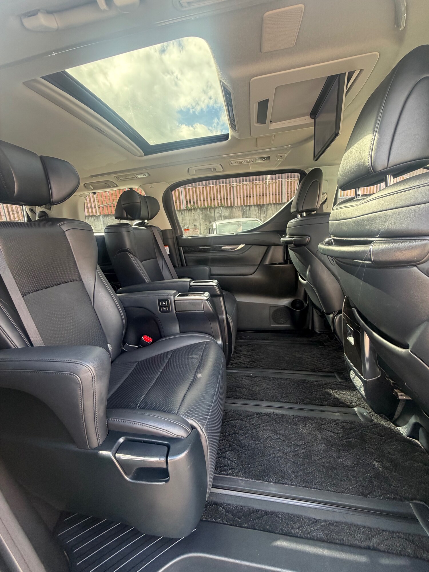 Used Toyota Vellfire 2020 for sale - 78140031: Photo 9