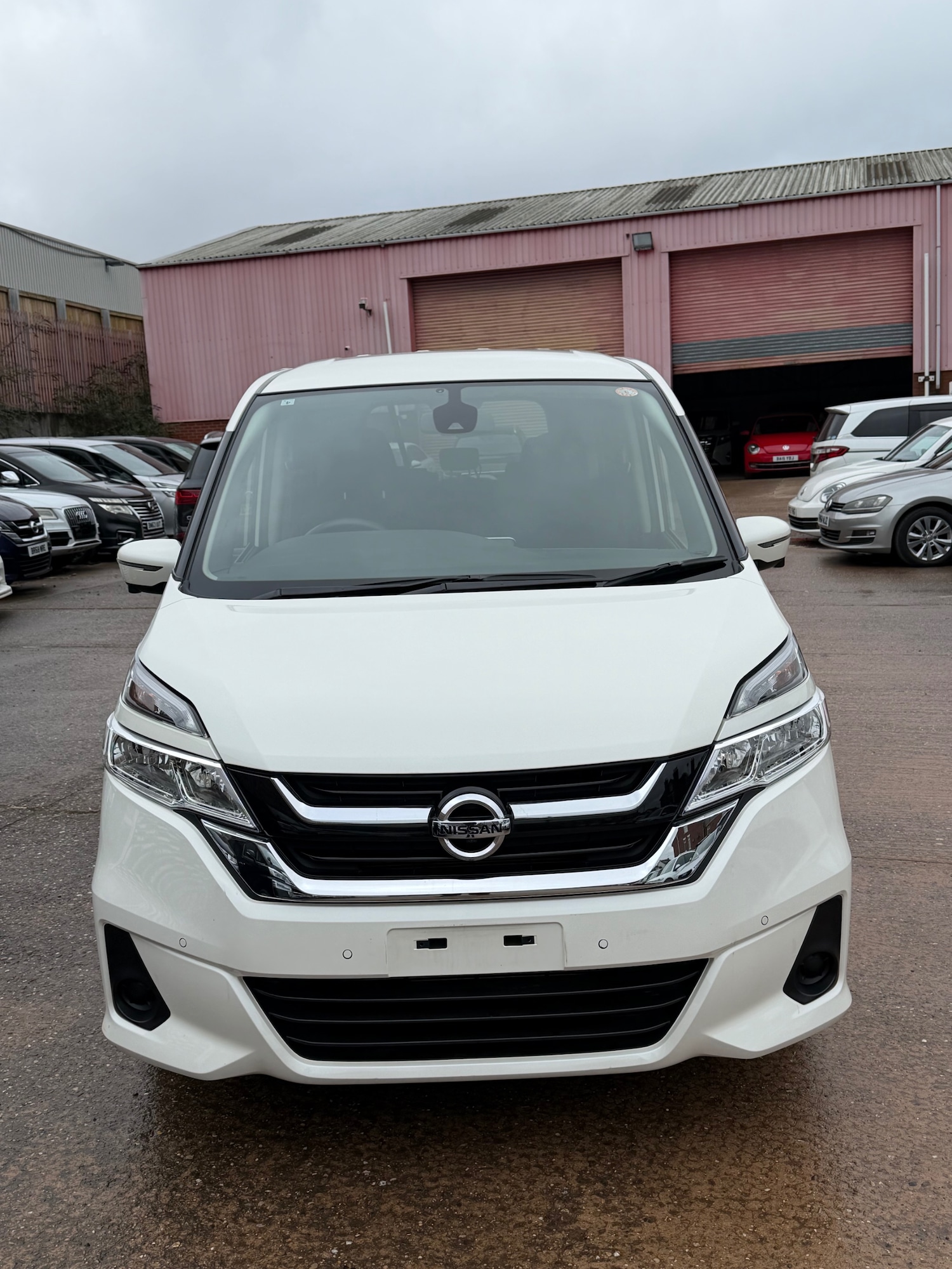 Used Nissan Serena 2018 for sale - 77710601: Photo 1