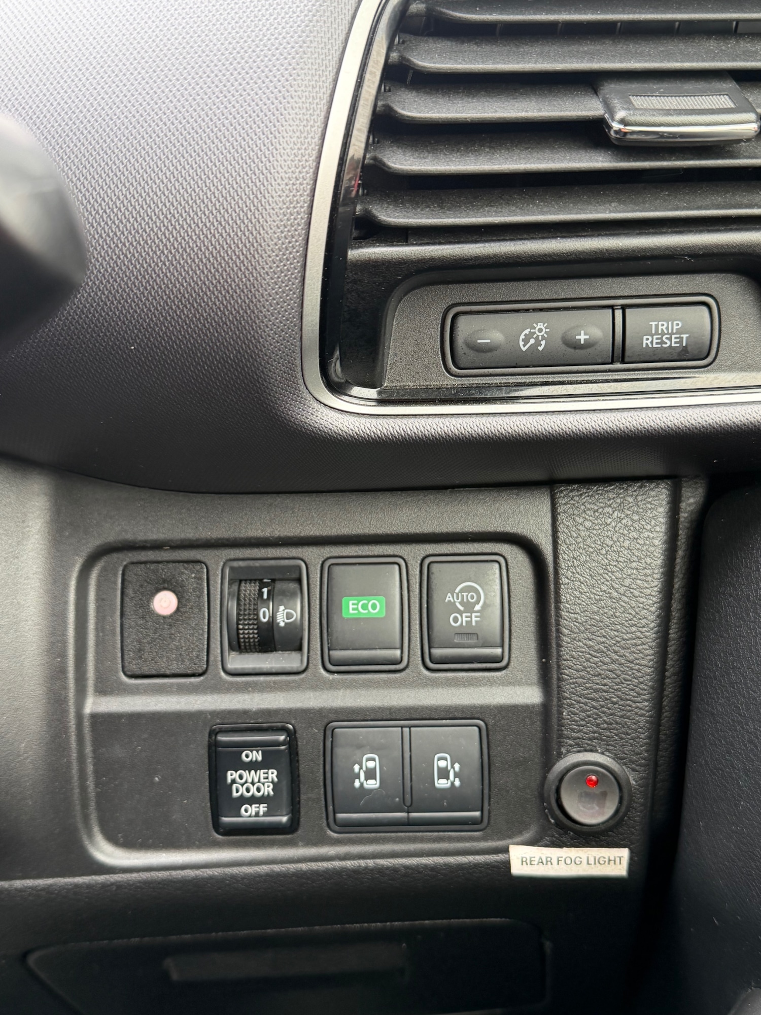 Used Nissan Serena 2018 for sale - 77710601: Photo 13