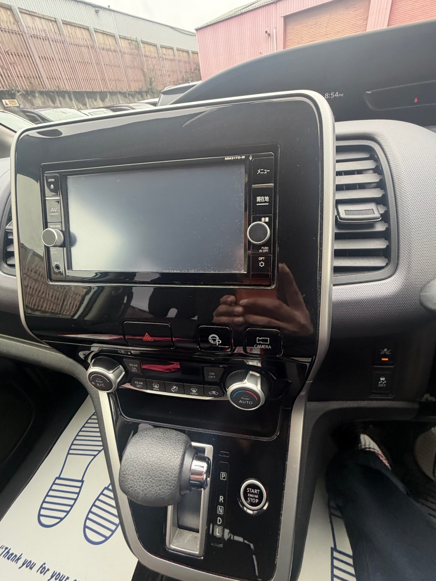 Used Nissan Serena 2018 for sale - 77710601: Photo 14