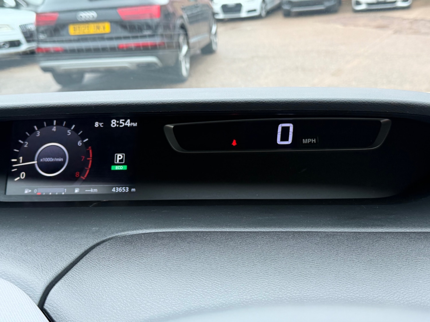 Used Nissan Serena 2018 for sale - 77710601: Photo 15