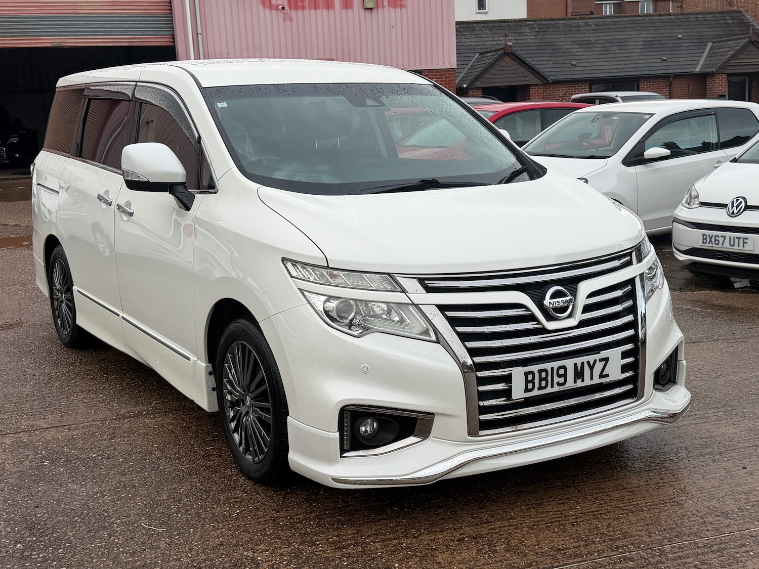 Used Nissan Elgrand 2019 for sale - 76340707: Photo 2