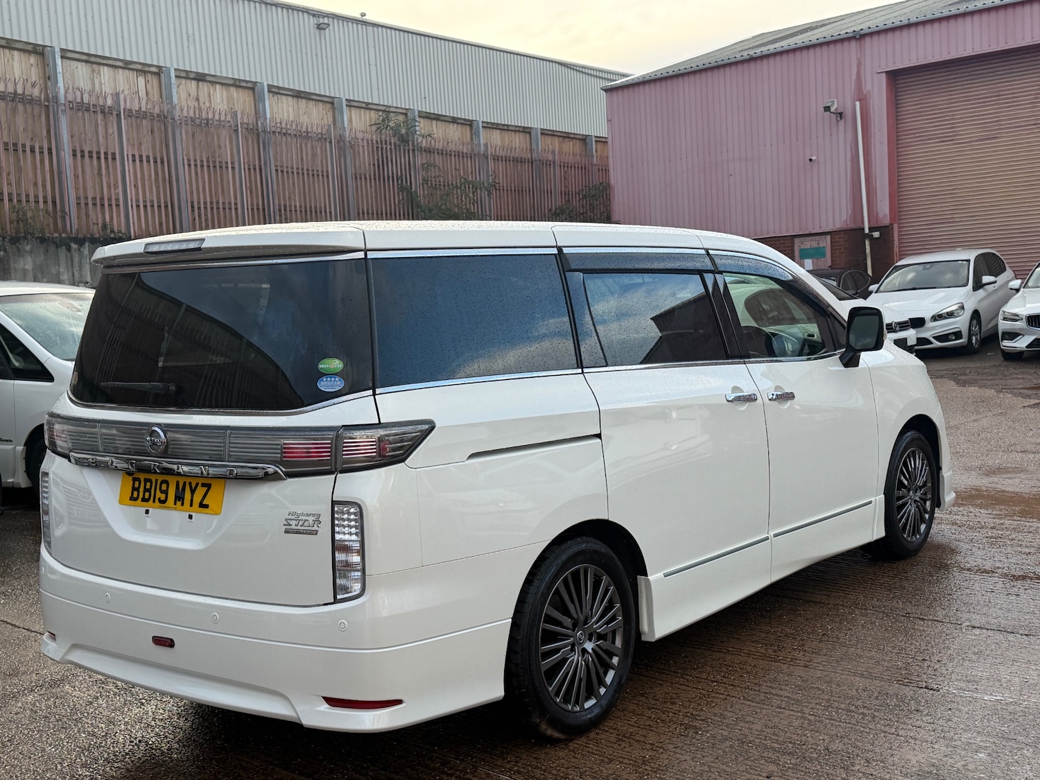 Used Nissan Elgrand 2019 for sale - 76340707: Photo 5